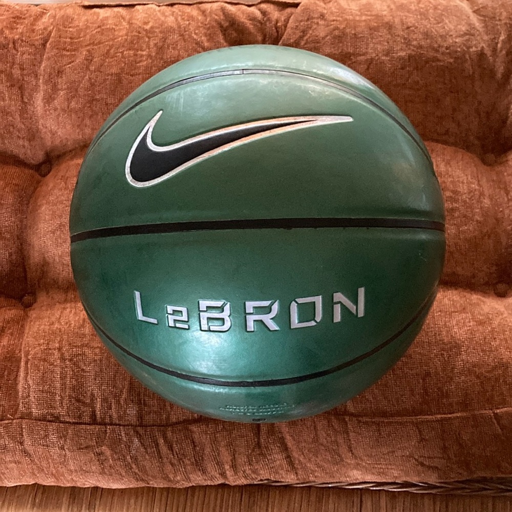 Vintage- LeBron James Basketball